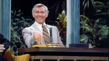 Zasłona do filmu "Johnny Carson: King of Late Night" #1804103