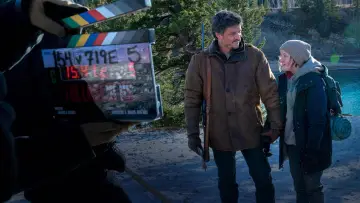 Zasłona do filmu "Na planie serialu „The Last of Us”" #437943