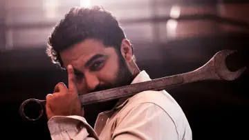Zasłona do filmu "మెకానిక్ రాకీ" #707125