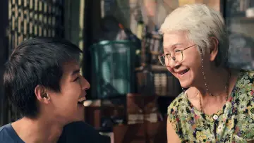 Zasłona do filmu "Jak zdobyć miliony, zanim babcia umrze" #609370