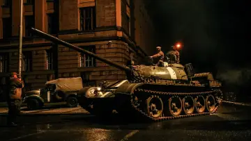 Zasłona do filmu "Muž, který stál v cestě" #469724