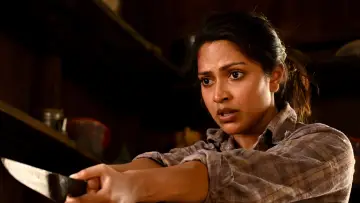 Zasłona do filmu "ലെവെൽ ക്രോസ്" #1115654