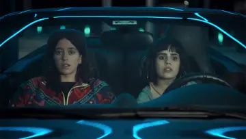 Zasłona do filmu "Szczęśliwe siostry" #707068