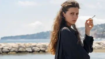 Zasłona do filmu "Bogini Parthenope" #476341