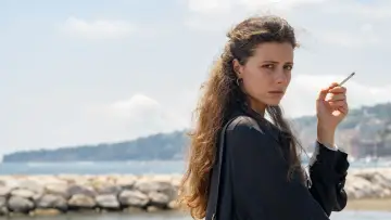 Zasłona do filmu "Bogini Parthenope" #598951