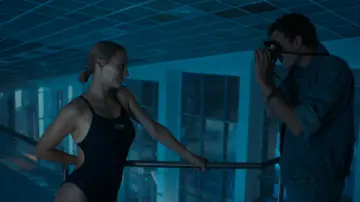 Zasłona do filmu "Jej ciało" #1090744