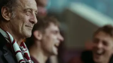 Zasłona do filmu "Igrając z ogniem" #835620