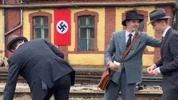 Zasłona do filmu "Escape from Germany" #639935