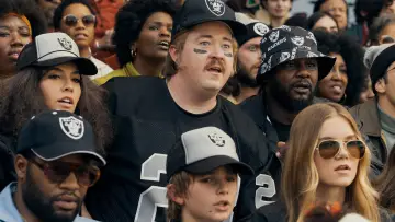 Zasłona do filmu "Madden" #1769733
