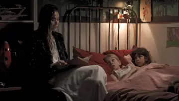 Zasłona do filmu "C