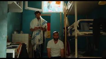 Zasłona do filmu "Z willi do celi" #1015336