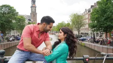 Zasłona do filmu "बवाल" #901452