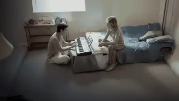 Zasłona do filmu "여행자의 필요" #757824
