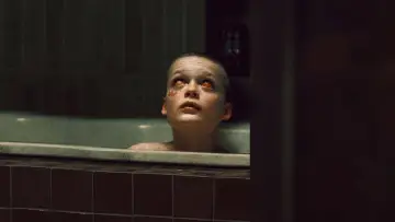 Zasłona do filmu "Oddaj ją" #548125