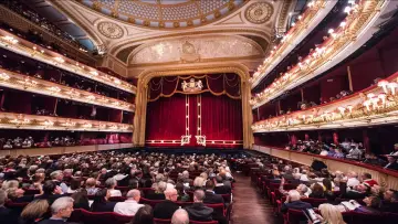 Zasłona do filmu "Royal Opera House: Carmen" #1848829