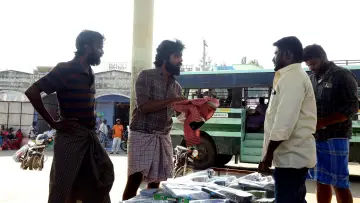 Zasłona do filmu "கள்வன்" #1073981
