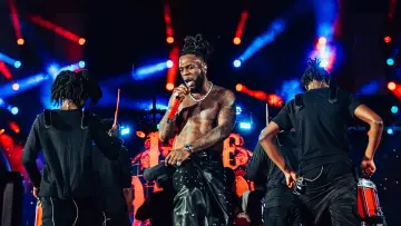 Zasłona do filmu "Apple Music Live: Burna Boy" #458348