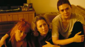 Zasłona do filmu "Jego trzy córki" #641340
