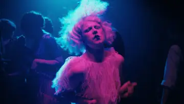 Zasłona do filmu "Panna młoda!" #516589