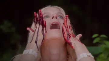Zasłona do filmu "Love Is the Monster" #975963