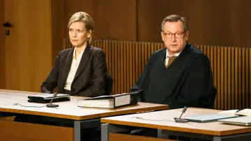 Zasłona do filmu "Sie sagt. Er sagt." #367402