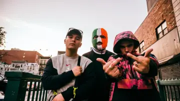 Zasłona do filmu "Kneecap. Hip-hopowa rewolucja" #615354