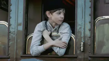 Zasłona do filmu "Czekam, aż stanie się coś pięknego" #680771
