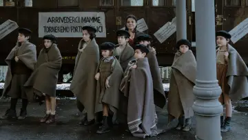 Zasłona do filmu "Czekam, aż stanie się coś pięknego" #680772