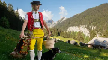 Zasłona do filmu "Beyond Tradition – Kraft der Naturstimmen" #401902