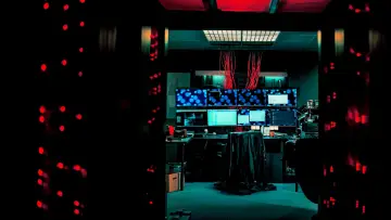 Zasłona do filmu "CyberBunker: Przestępcze podziemie" #385217