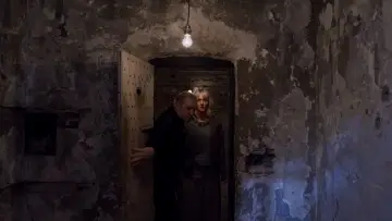 Zasłona do filmu "Z popiołów" #373448
