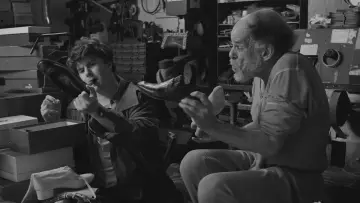 Zasłona do filmu "Der Junge, dem die Welt gehört" #1877697