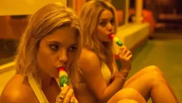 Zasłona do filmu "Spring Breakers" #868334