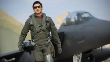 Zasłona do filmu "R2B: 리턴 투 베이스" #396913
