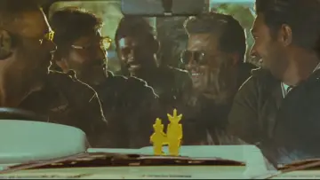 Zasłona do filmu "ബാച്ച്‌ലർ PARTY" #1817412