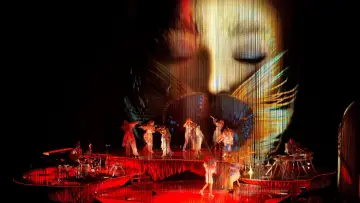 Zasłona do filmu "Björk: Cornucopia" #651843