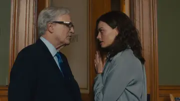 Zasłona do filmu "Ella McCay" #509635