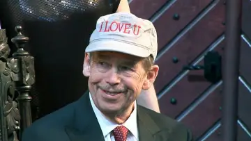 Zasłona do filmu "Tady Havel, slyšíte mě?" #427211