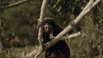 Zasłona do filmu "Perempuan Pembawa Sial" #962312