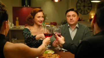 Zasłona do filmu "Неприличные гости" #453411