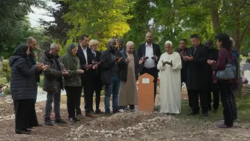 Zasłona do filmu "Sześć stóp nad ziemią" #479982