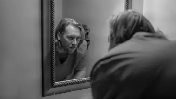 Zasłona do filmu "Look at Me" #984248