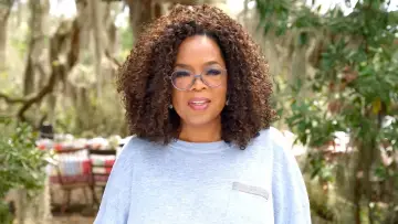 Zasłona do filmu "Oprah & The Color Purple Journey" #198692