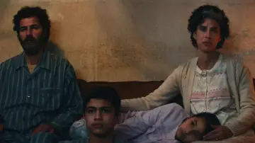 Zasłona do filmu "اللي باقي منك" #530316
