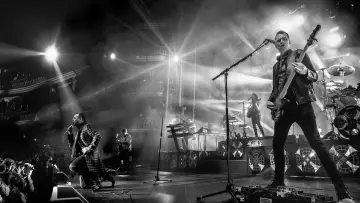Zasłona do filmu "Simple Minds: Everything Is Possible" #807709