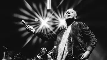 Zasłona do filmu "Simple Minds: Everything Is Possible" #807712