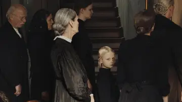 Zasłona do filmu "Wpatrując się w słońce" #523961