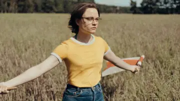 Zasłona do filmu "Wpatrując się w słońce" #523967