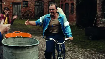 Zasłona do filmu "Wpatrując się w słońce" #523974
