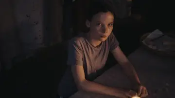 Zasłona do filmu "Wpatrując się w słońce" #523987